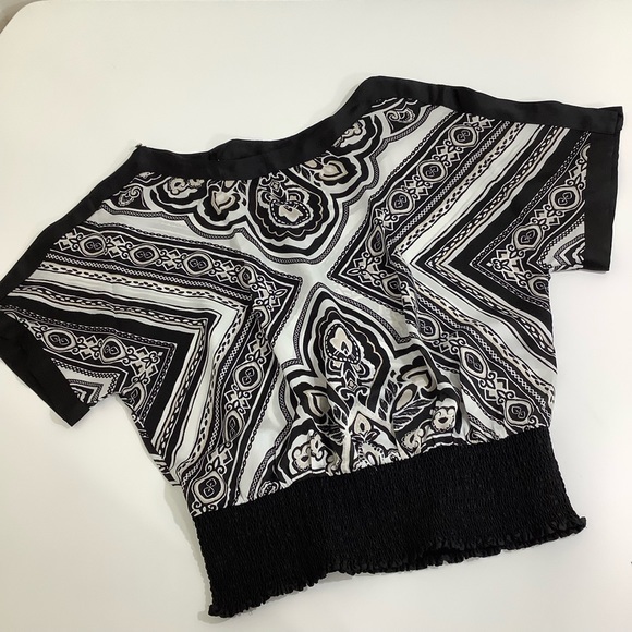 WHBM elastic waist band batwings cold shoulders blouse size small - Picture 3 of 8